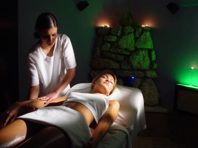 Heviz Hotel NaturMed Carbona - Massage  - ✔️ NaturMed Hotel Carbona**** Hévíz - thermal hotel in Heviz