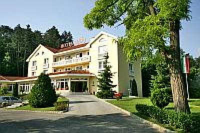 4 star Hotel Villa Medici in Veszprem - ✔️ Hotel Villa Medici Veszprem - 4-star hotel in Veszprem