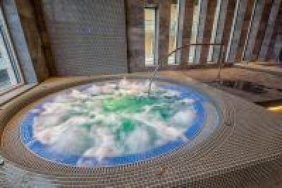 Jacuzzi and pool at the Heviz Bonvital**** Hotel - ✔️ Bonvital**** Wellness Hotel Hévíz - New Spa and Wellness Hotel Bonvital in Heviz at affordable prices