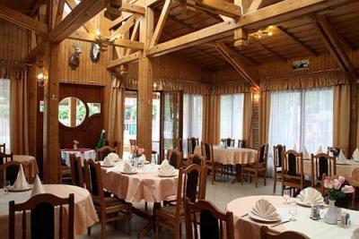 Hotel in Siofok - terrace in Hotel Korona at Lake Balaton - Hotel Korona Siofok - cheap Hotel at Lake Balaton 