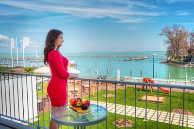 Yacht Wellness Hotel 4* Wellness Hotel in Siofok at great price - ✔️ Yacht Wellness Hotel**** Siófok - special package Hotel Wellness Siófok